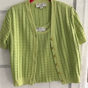 St. John Light Green Textured Knit Set 2 pcs stretch